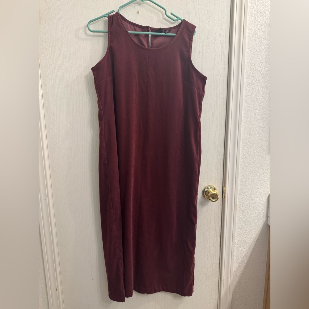 Elegant Burgundy Sleeveless Dress